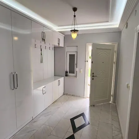 Villa Tommy Villalari *