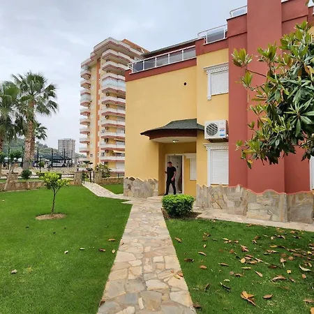 Tommy Villalari Villa